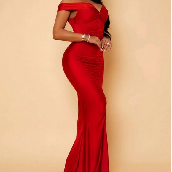 red twist front runched off shoulder maxi dress elegant festive holiday party - Picture 3 of 7